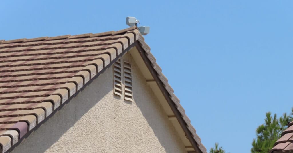 WeLink wireless network receiver attached to the roof of home